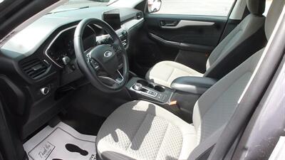 2022 Ford Escape SE - Photo 2 - Quincy, IL 62305