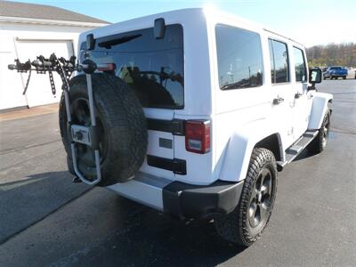 2018 Jeep Wrangler JK Unlimited Sahara   - Photo 2 - Quincy, IL 62305