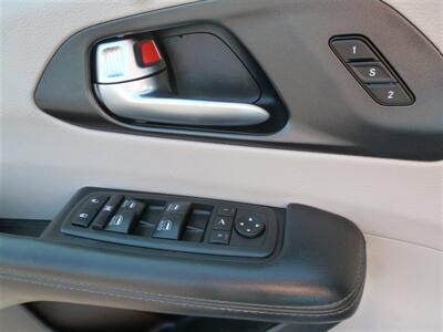 2020 Chrysler Pacifica Limited   - Photo 13 - Quincy, IL 62305