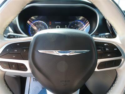2020 Chrysler Pacifica Limited   - Photo 11 - Quincy, IL 62305