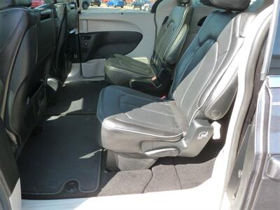 2020 Chrysler Pacifica Limited   - Photo 4 - Quincy, IL 62305