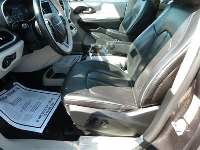 2020 Chrysler Pacifica Limited   - Photo 7 - Quincy, IL 62305