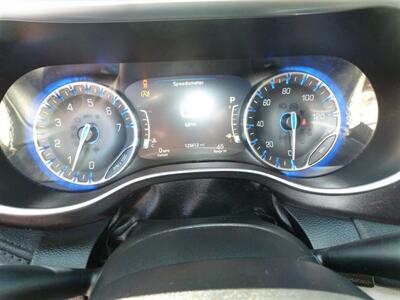 2020 Chrysler Pacifica Limited   - Photo 10 - Quincy, IL 62305
