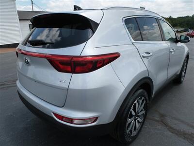 2017 Kia Sportage EX   - Photo 2 - Quincy, IL 62305