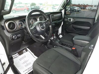2021 Jeep Gladiator Willys   - Photo 9 - Quincy, IL 62305