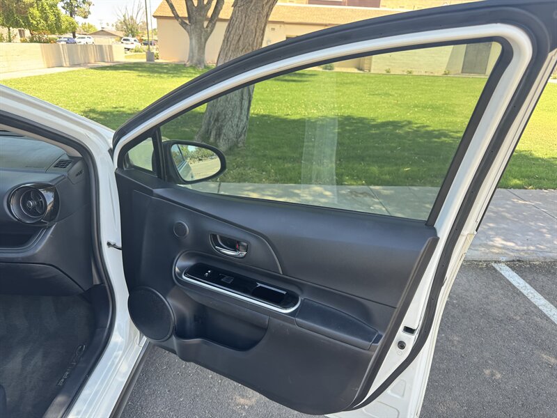 2018 Toyota Prius c Two - Photo 15 - Mesa, AZ 85210