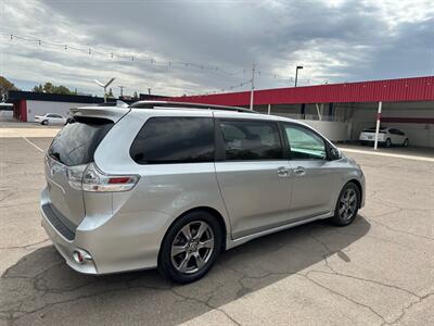 2019 Toyota Sienna SE 8-Passenger   - Photo 5 - Mesa, AZ 85210