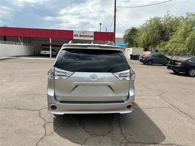 2019 Toyota Sienna SE 8-Passenger   - Photo 4 - Mesa, AZ 85210