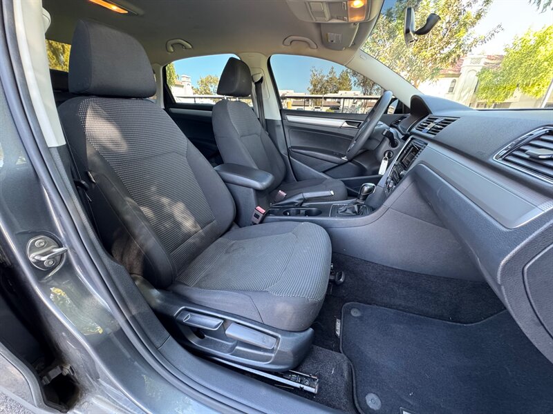 2018 Volkswagen Passat S - Photo 13