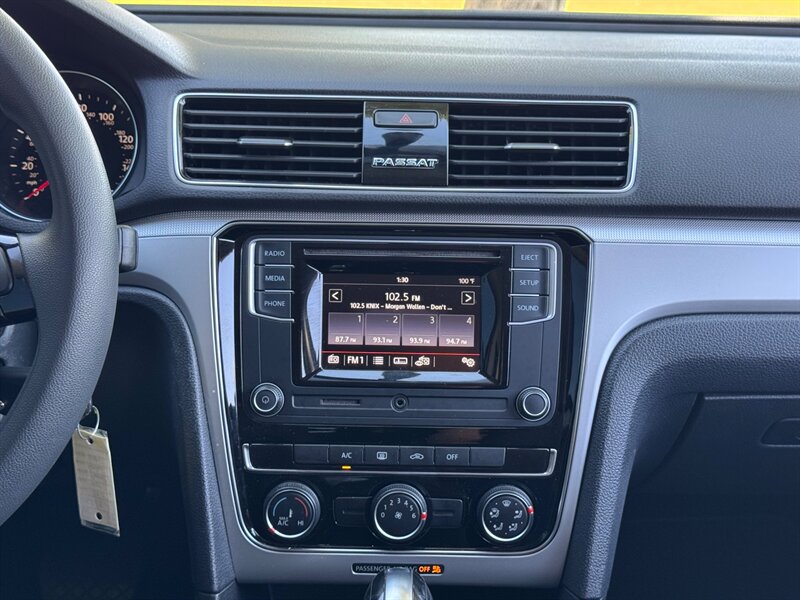 2018 Volkswagen Passat S - Photo 24