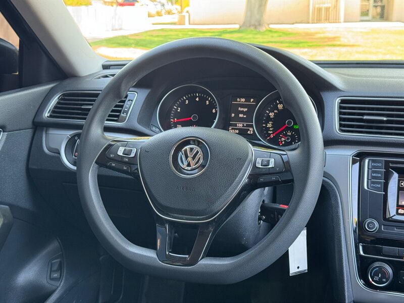 2018 Volkswagen Passat S - Photo 20