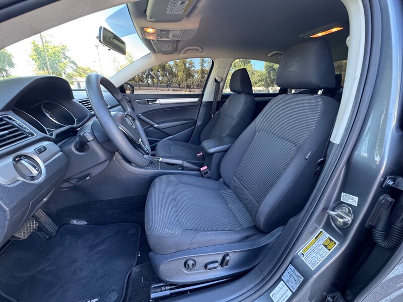 2018 Volkswagen Passat S - Photo 10