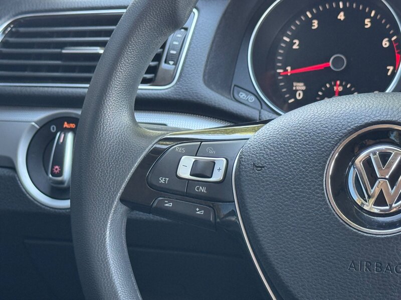 2018 Volkswagen Passat S - Photo 22