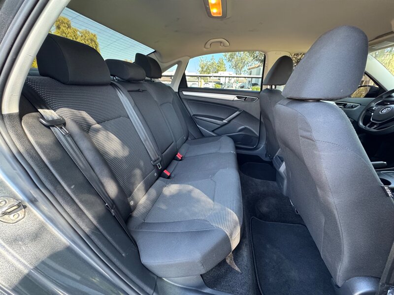 2018 Volkswagen Passat S - Photo 15