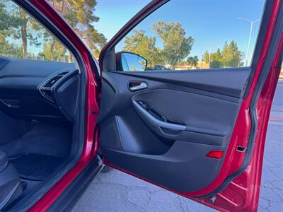 2012 Ford Focus Titanium   - Photo 12 - Mesa, AZ 85210