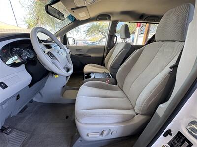 2014 Toyota Sienna LE 8-Passenger   - Photo 9 - Mesa, AZ 85210