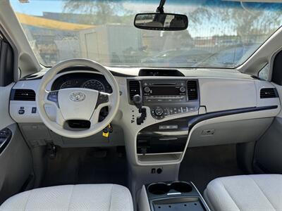 2014 Toyota Sienna LE 8-Passenger   - Photo 15 - Mesa, AZ 85210
