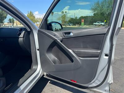 2017 Volkswagen Tiguan 2.0T Sport   - Photo 12 - Mesa, AZ 85210