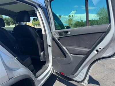 2017 Volkswagen Tiguan 2.0T Sport   - Photo 14 - Mesa, AZ 85210
