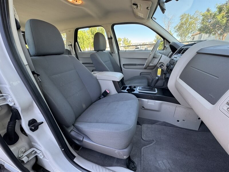 2009 Ford Escape XLS - Photo 13