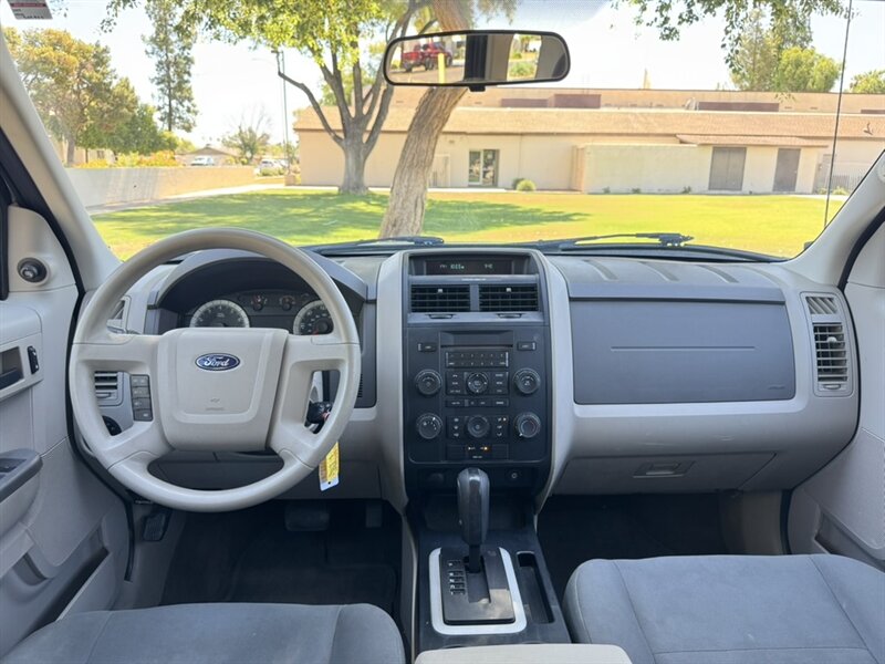 2009 Ford Escape XLS - Photo 19