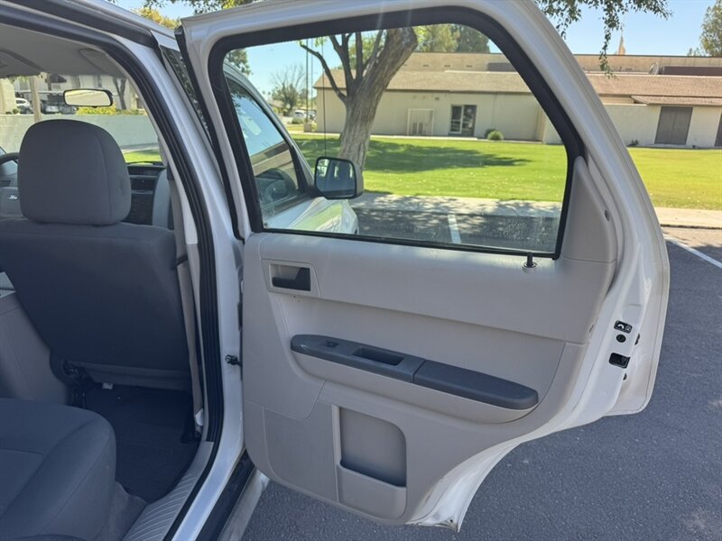 2009 Ford Escape XLS - Photo 16