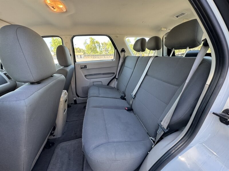 2009 Ford Escape XLS - Photo 17