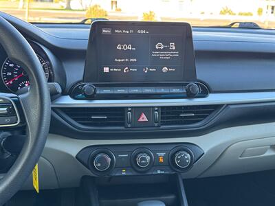2023 Kia Forte LXS - Photo 24 - Mesa, AZ 85210