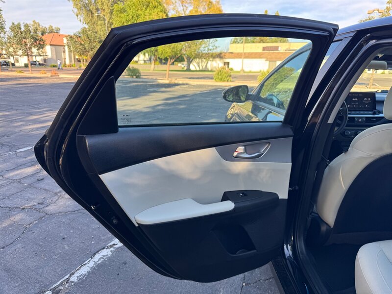 2023 Kia Forte LXS - Photo 18 - Mesa, AZ 85210