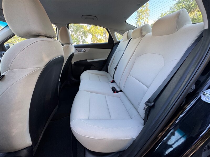 2023 Kia Forte LXS - Photo 17 - Mesa, AZ 85210