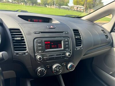 2015 Kia Forte EX   - Photo 20 - Mesa, AZ 85210