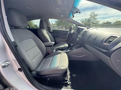 2015 Kia Forte EX   - Photo 11 - Mesa, AZ 85210