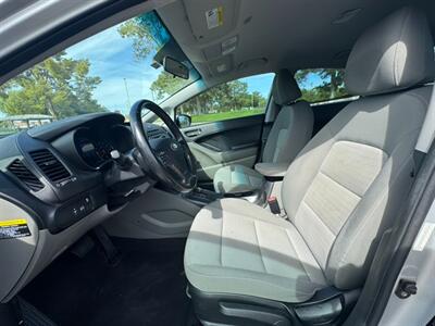 2015 Kia Forte EX   - Photo 9 - Mesa, AZ 85210