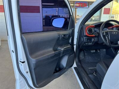 2017 Toyota Tacoma TRD Sport   - Photo 11 - Mesa, AZ 85210