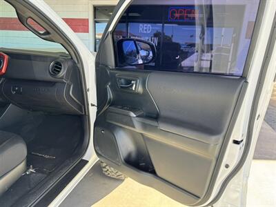 2017 Toyota Tacoma TRD Sport   - Photo 13 - Mesa, AZ 85210