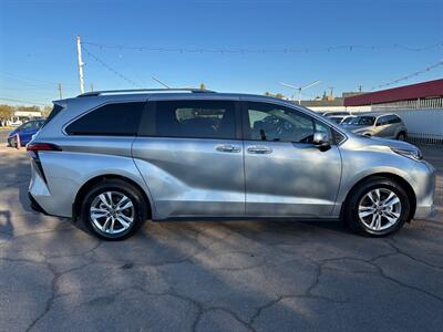 2024 Toyota Sienna Limited 7-Passenger   - Photo 7 - Mesa, AZ 85210