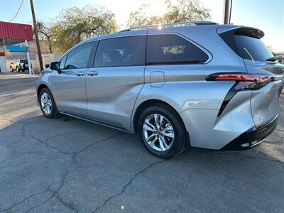 2024 Toyota Sienna Limited 7-Passenger   - Photo 4 - Mesa, AZ 85210