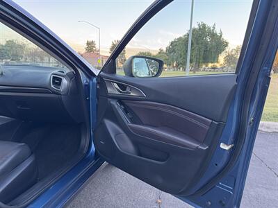 2017 Mazda Mazda3 Grand Touring   - Photo 13 - Mesa, AZ 85210