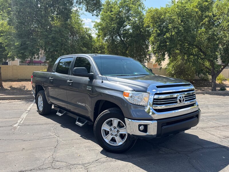2017 Toyota Tundra SR5  