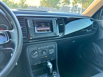 2016 Volkswagen Beetle 1.8T S PZEV - Photo 17 - Mesa, AZ 85210