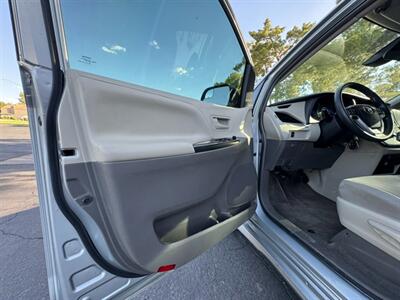 2019 Toyota Sienna L 7-Passenger   - Photo 10 - Mesa, AZ 85210