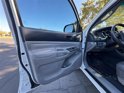 2015 Toyota Tacoma   - Photo 11 - Mesa, AZ 85210