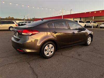 2017 Kia Forte LX   - Photo 6 - Mesa, AZ 85210