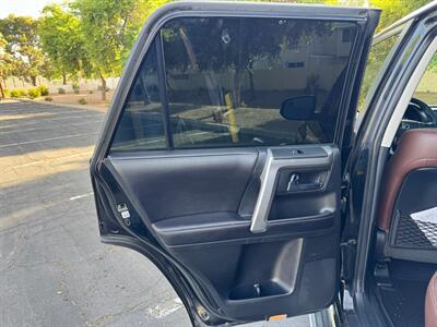2016 Toyota 4Runner Limited   - Photo 16 - Mesa, AZ 85210