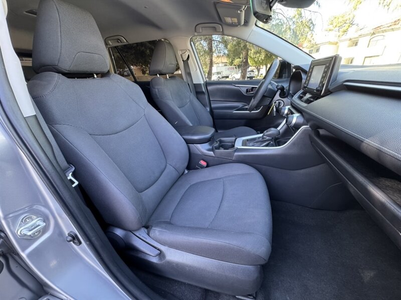 2021 Toyota RAV4 LE - Photo 11 - Mesa, AZ 85210