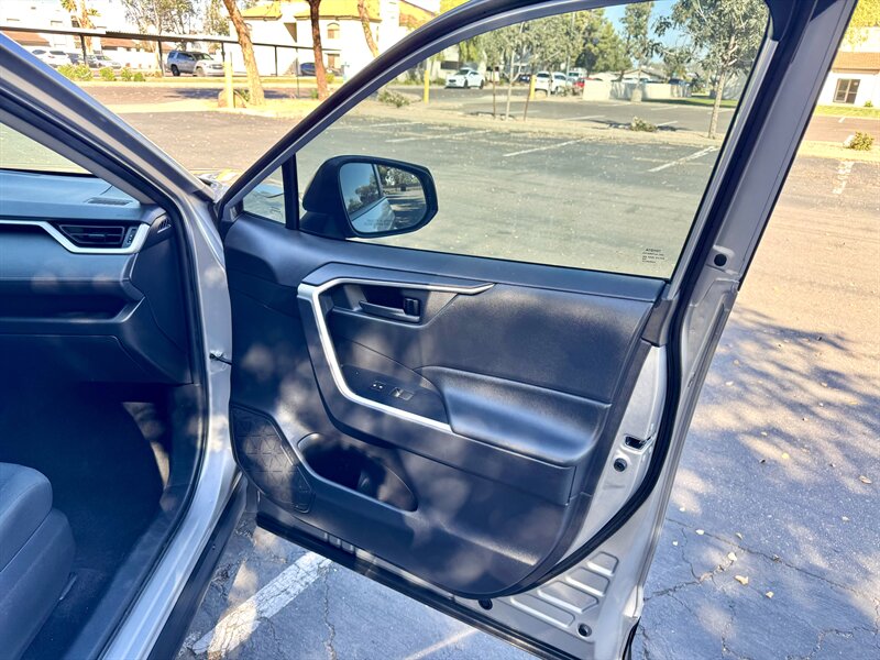 2021 Toyota RAV4 LE - Photo 12 - Mesa, AZ 85210