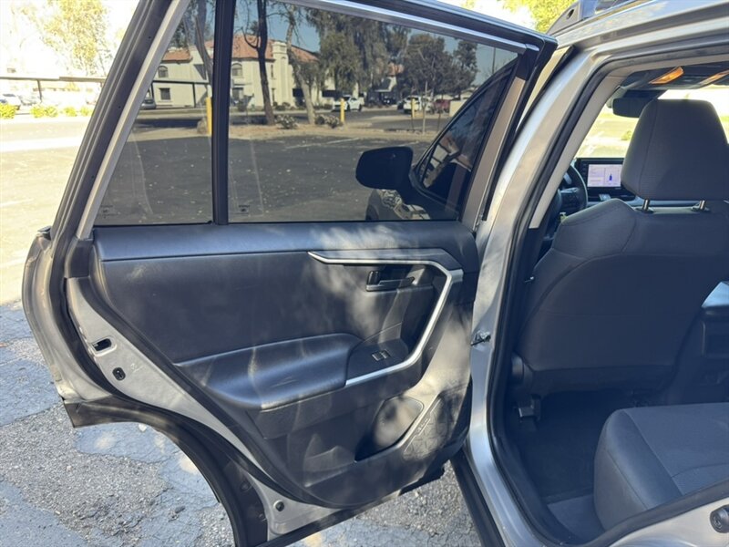 2021 Toyota RAV4 LE - Photo 16 - Mesa, AZ 85210