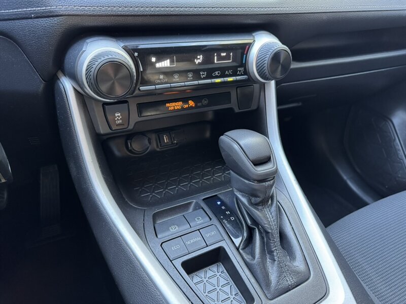 2021 Toyota RAV4 LE - Photo 21 - Mesa, AZ 85210