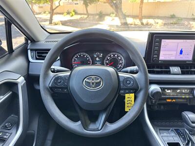 2021 Toyota RAV4 LE - Photo 18 - Mesa, AZ 85210
