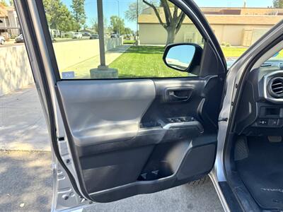 2019 Toyota Tacoma SR5 V6   - Photo 10 - Mesa, AZ 85210